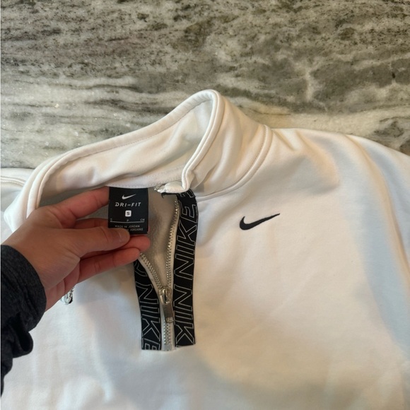 Nike Therma Half Zip Pullover Sweatshirt Size Small White/Black - Picture 2 of 3